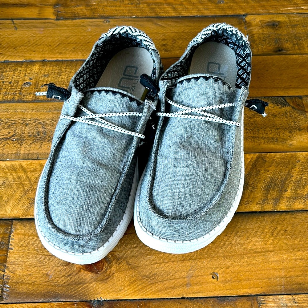 Excellent condition hey dude shoes